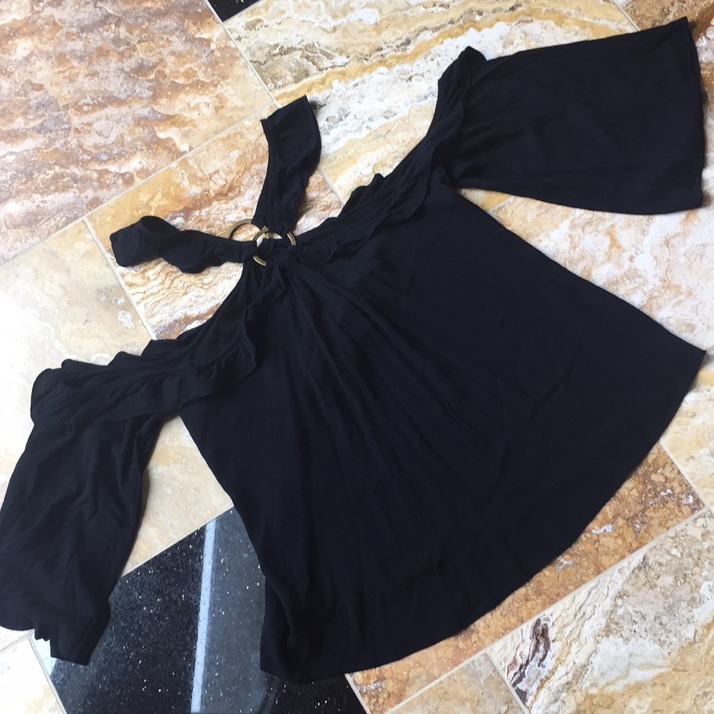 E2 SEXY cold shoulder/bronze ring ruffle halter